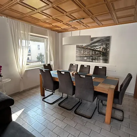 Haus Rheinterrasse بيت للعطل