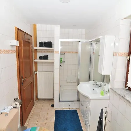 Haus Rheinterrasse بيت للعطل *